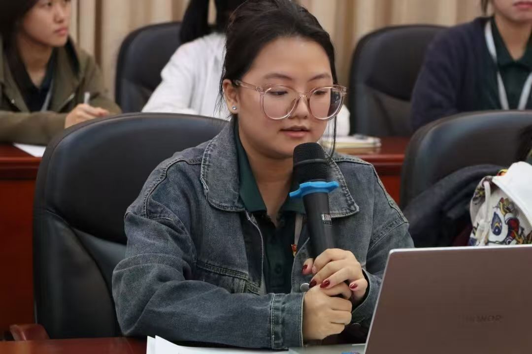 陈筱盈授课.jpg